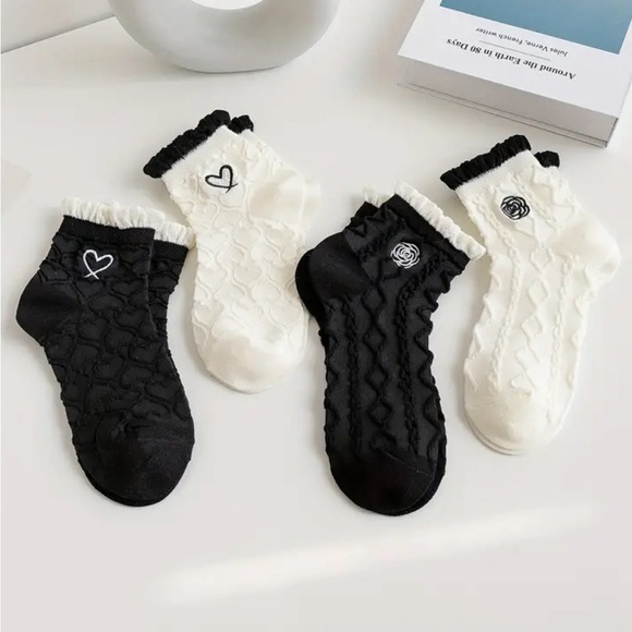 Soft white and black socks inspired chanel - Picture 2 of 6